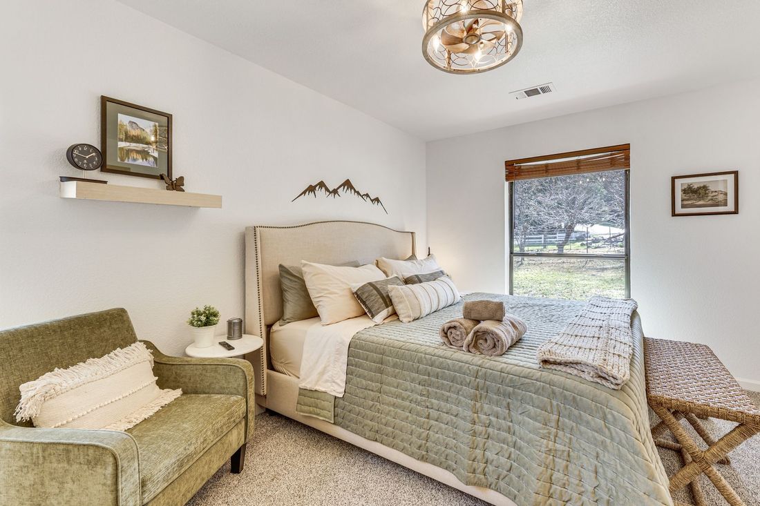 Guest bedroom