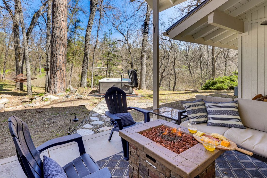 Patio & hot tub